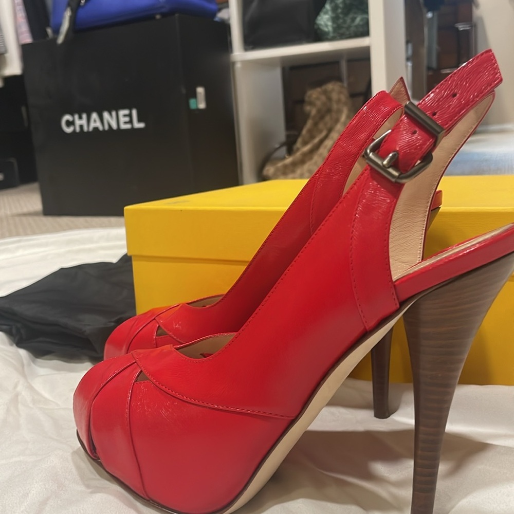 FENDI, EUC, AUTHENTIC 39.5. Perfect condition and gorgeous poppy color.